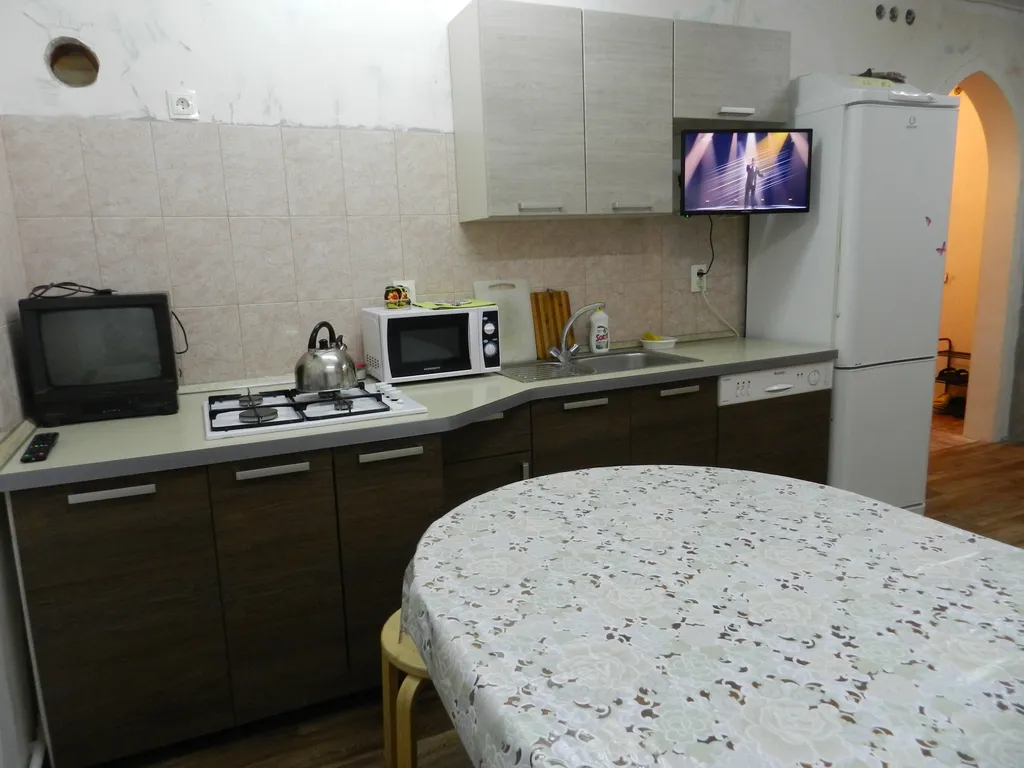 Трёхкомнатная квартира в частном доме