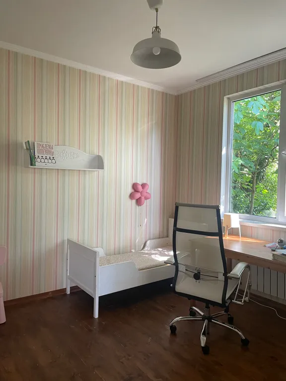 Уютный дом с просторной территорией