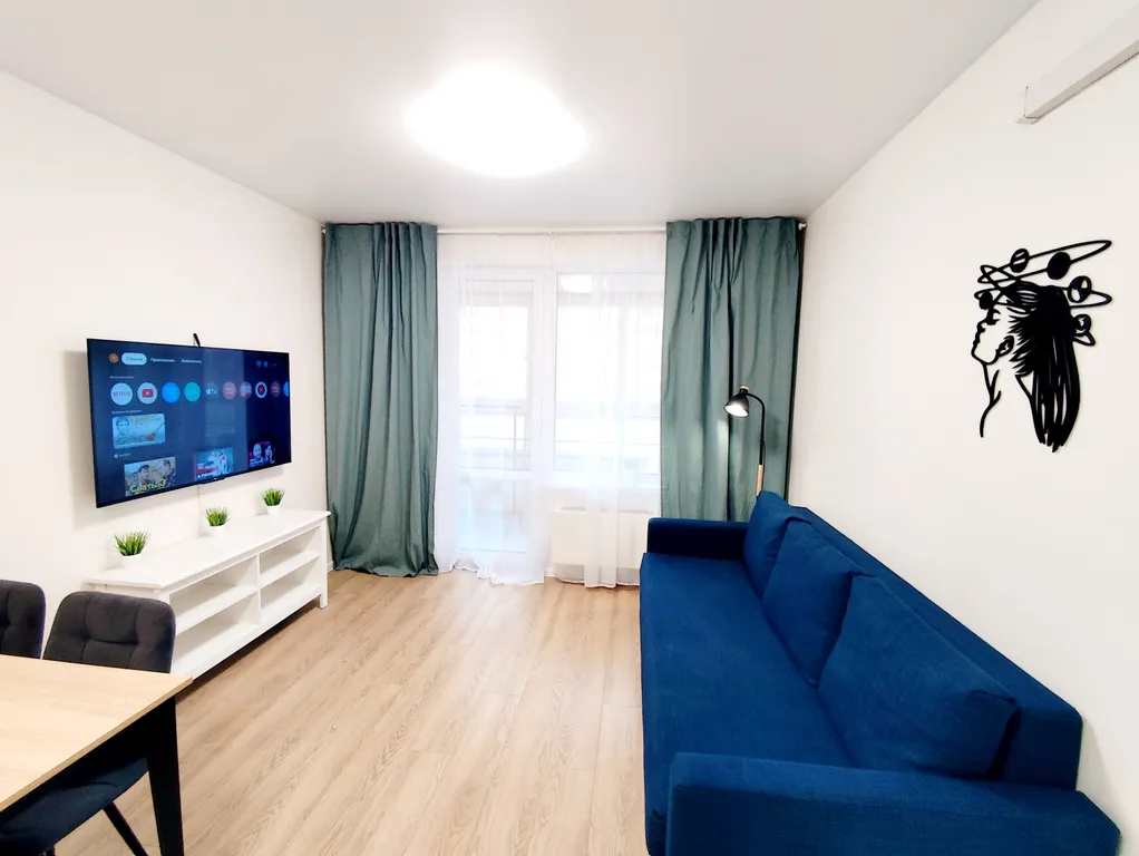 Новая в новом