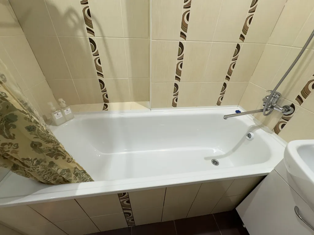 Люксовая двухкомнатная с авторским освещением