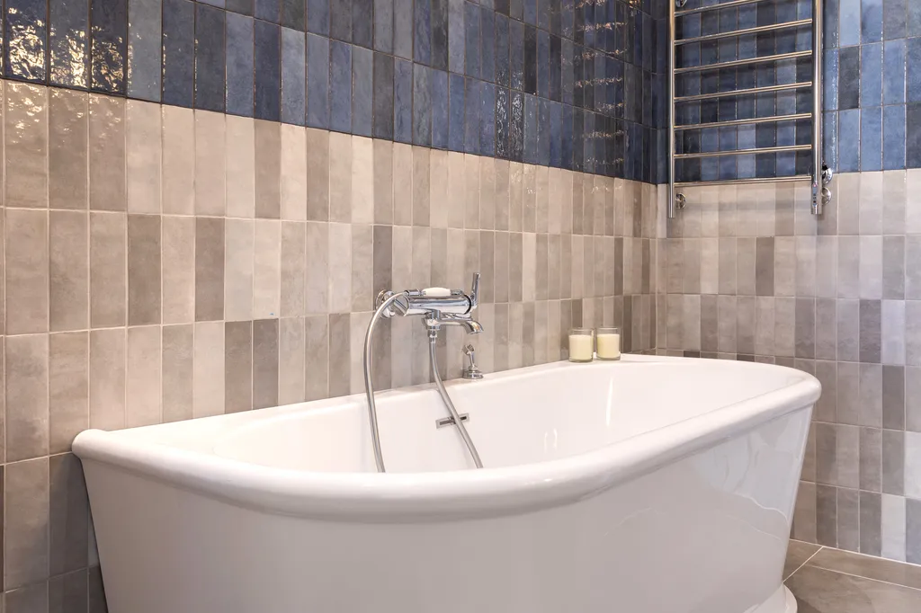 Проcтоpныe 4-к апартaменты c прекpaсным видом нa Hевcкий пpocпект