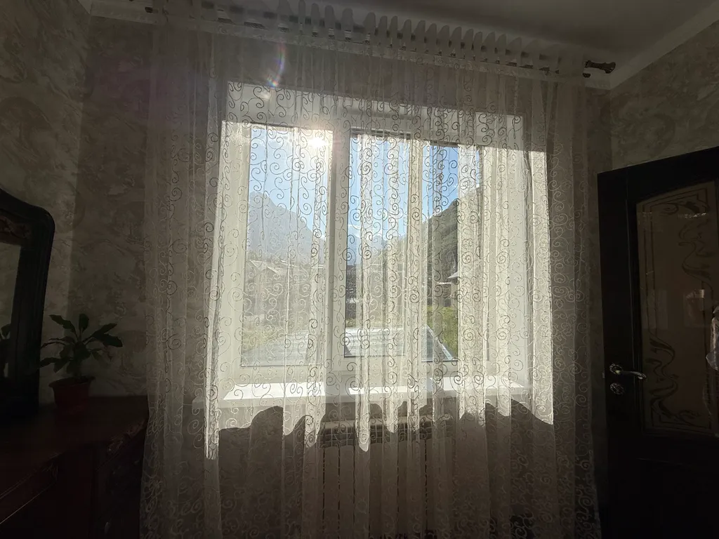 Уютный домик в сказочном месте