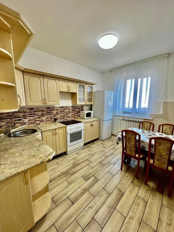 Просторная трехкомнатная квартира в центре города