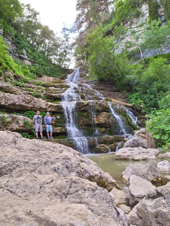 Дом у горной реки