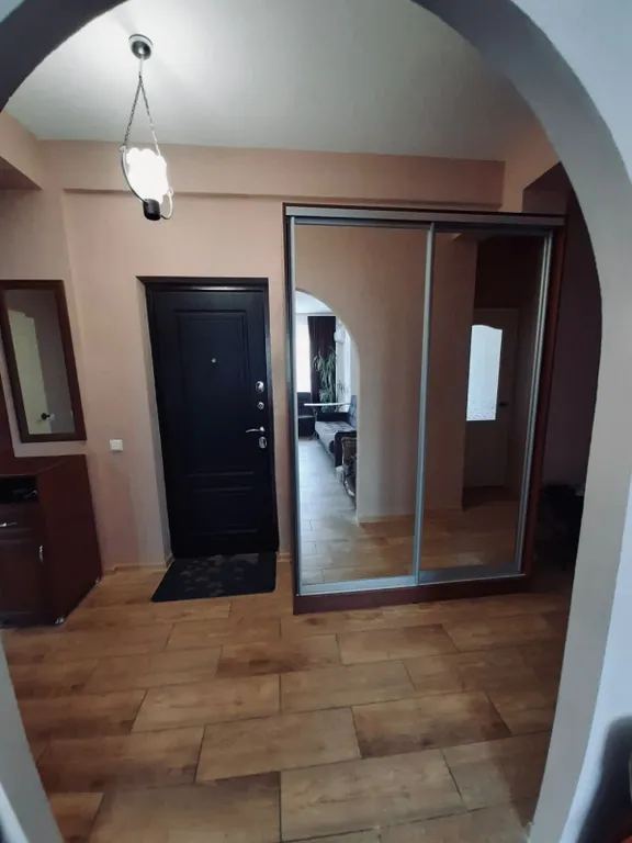 Уютная двухкомнатная квартира с большим открытым балконом!!!