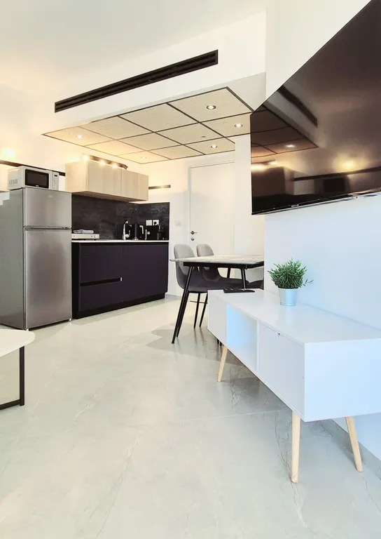 804Первая линия , Парковка ,Бомбоубежище на каждом этаже.