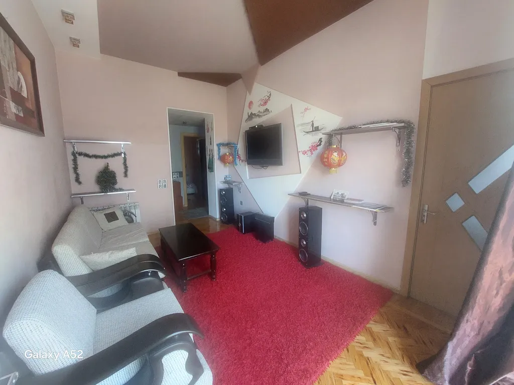 Тихое жилье в зелёном дворе