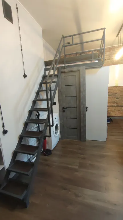 2х-уровневая студия в центре