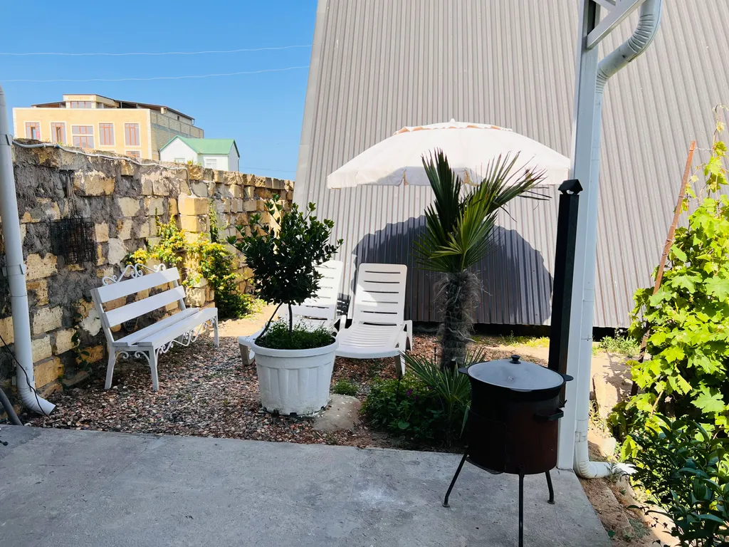 Домик с красивым двором