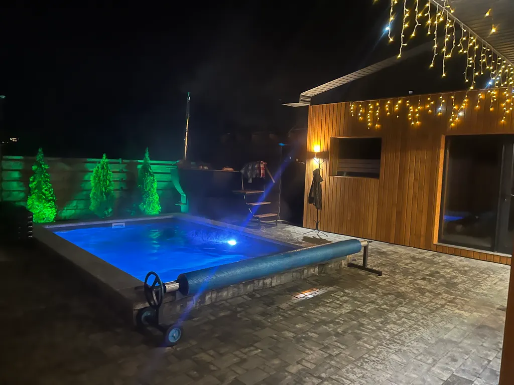 Вилла на берегу реки