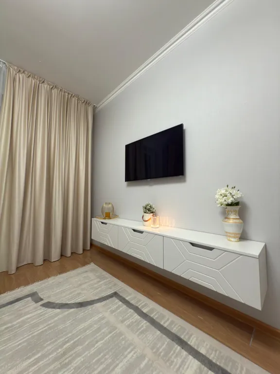 Самый центр города, АбуДаби Плаза, Байтерек, Линейный парк