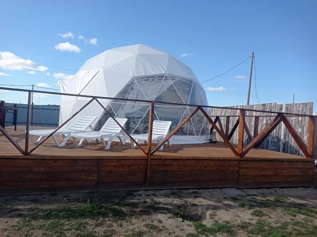 Загородный дом с видом на озеро