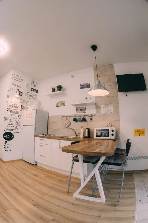 Уютная квартира в самом центре города, напротив института НПИ