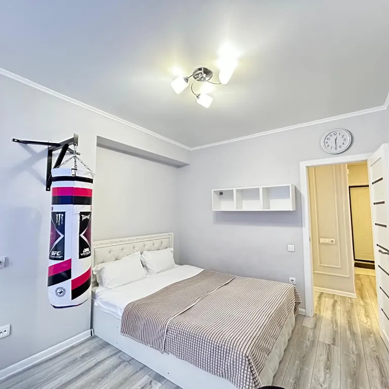 Элитная трехкомнатная квартира в ЖК 12 месяцев