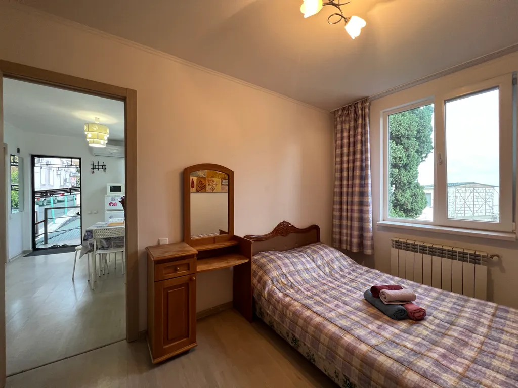 Двухкомнатная квартира в центре возле Массандровского пляжа