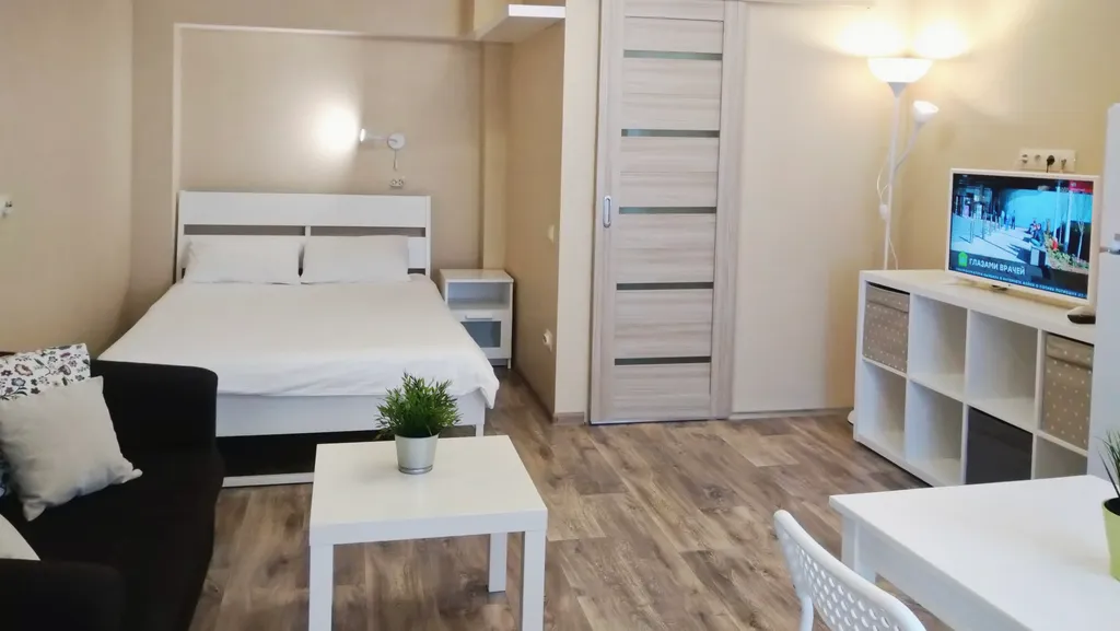 Квартира Апартаменты в Адлере напротив жд вокзала — Адлер