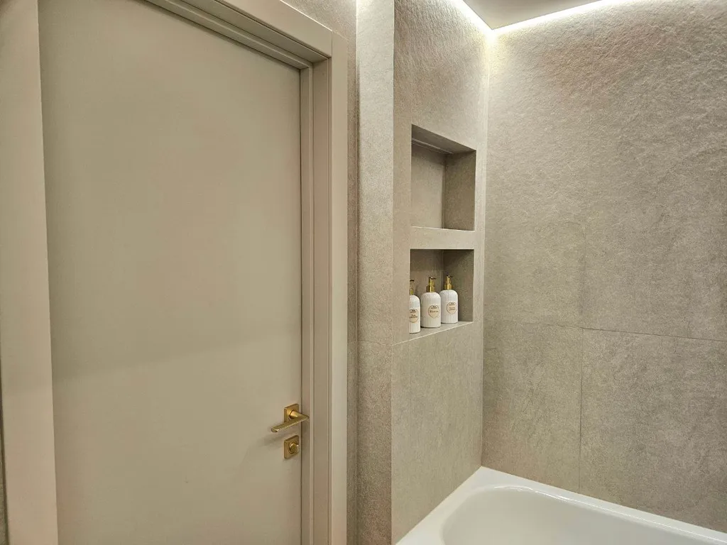 Элеганс в видом на Волгу и фонтаны, главная пешеходная улица