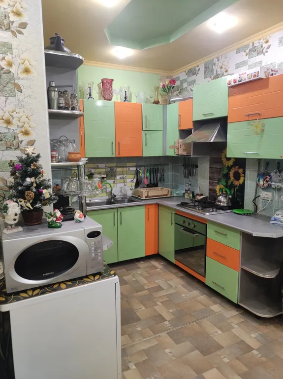 2-х этажный коттедж со всеми удобствами и русской банькой на дровах