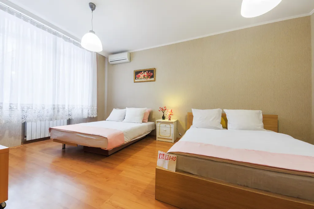 Квартира Квартира в центре у ДЦ Высоцкий. Парковка. — Екатеринбург