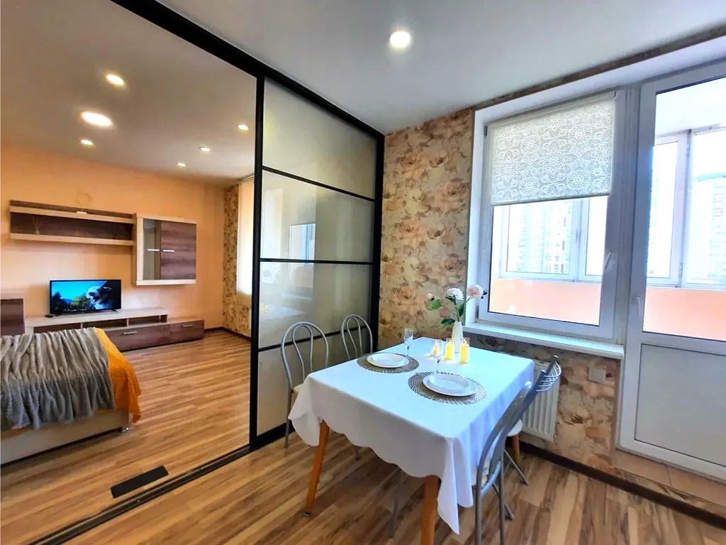 Современный уголок уюта: квартира-студия с полной комплектацией