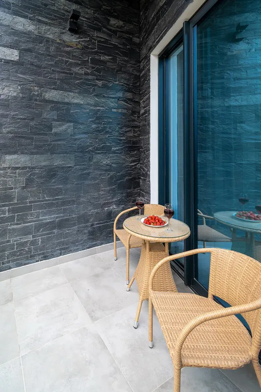 Апартаменты Люкс, Лучезарный на первой береговой линии