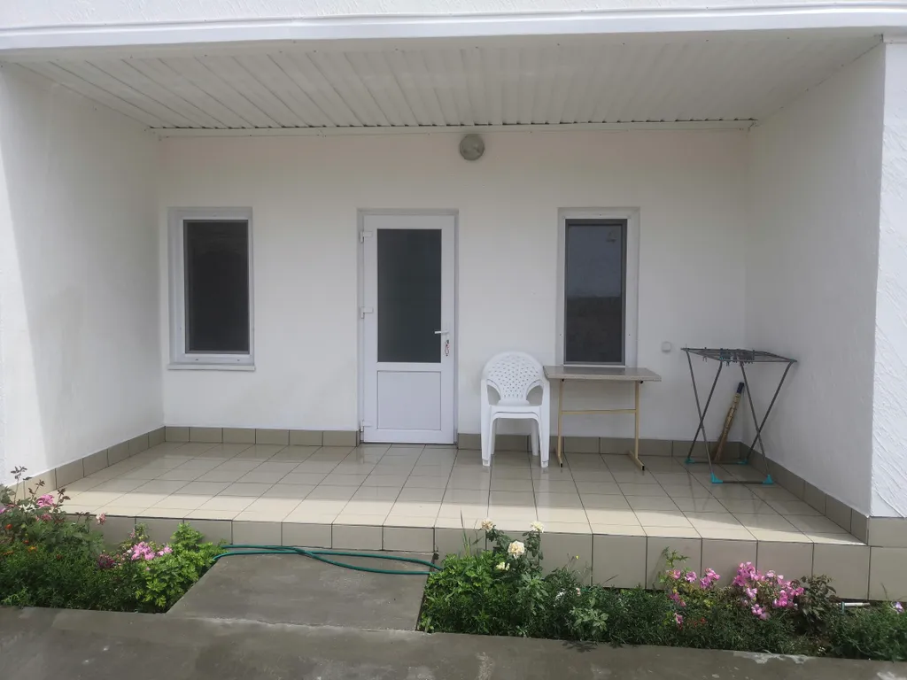 Апартаменты двухкомнатные, пятиместные, первый этаж