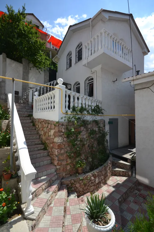 Коттедж с видом на Балаклавскую бухту — аренда посуточно в Балаклава