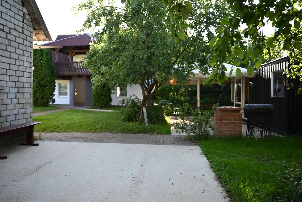 Лесной коттедж