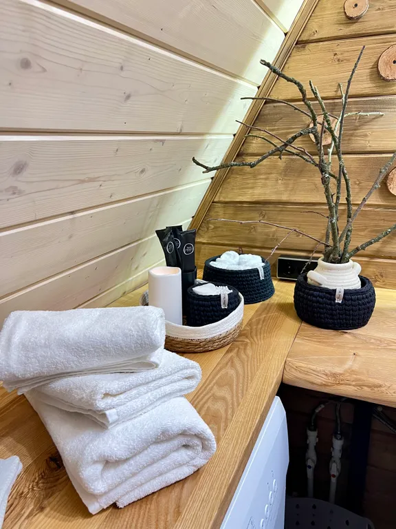 Уютный домик у леса