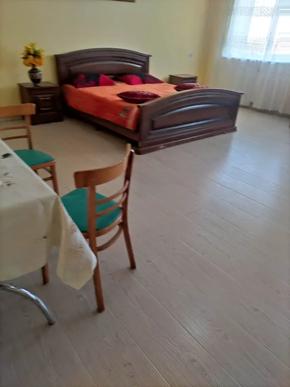 Просторная комната площадью  35 кв