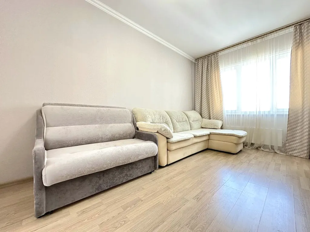 2-комнатная квартира с балконом на Притомском напротив ЛДК