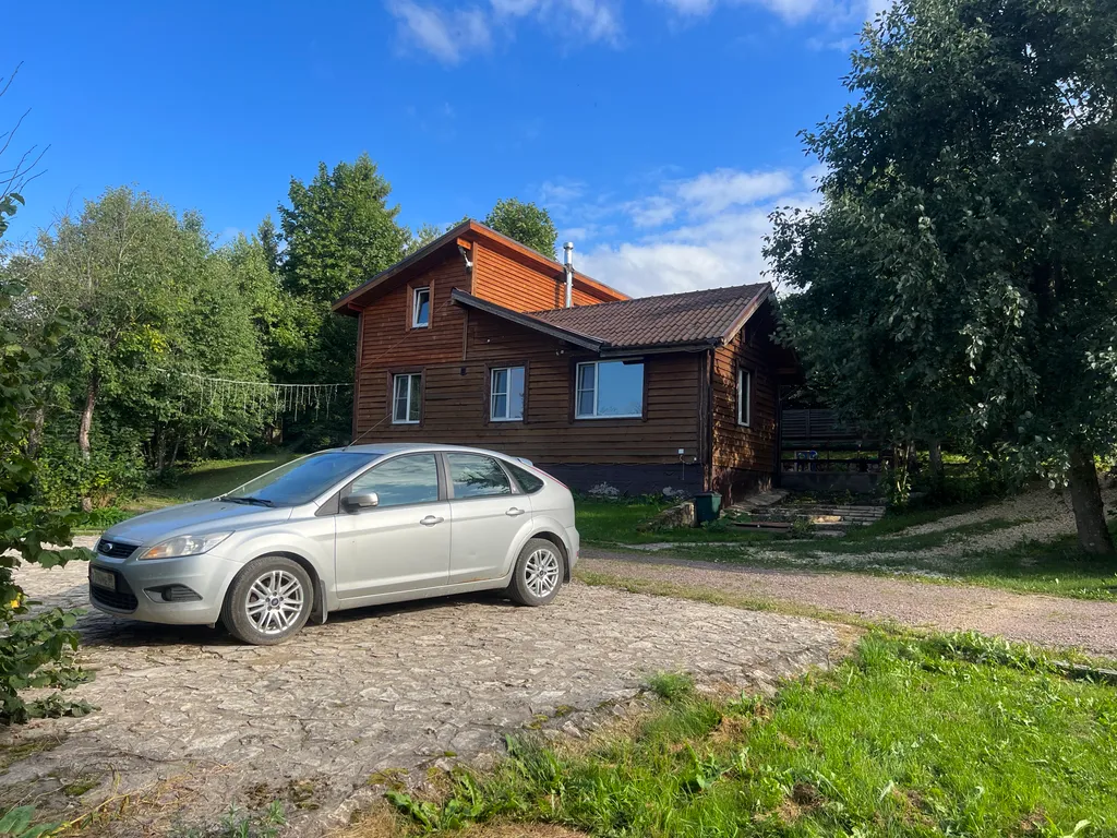 Уютный коттедж у озера