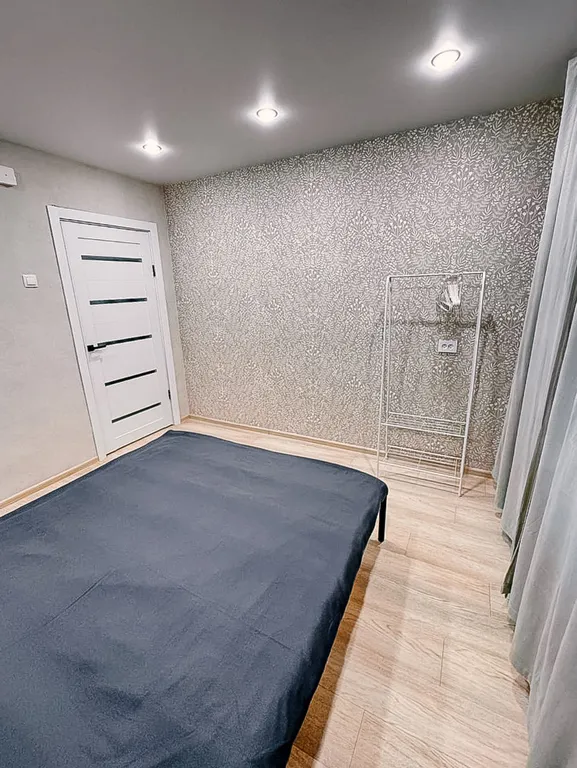 Свежая трешка с раздельными комнатами в тихом районе города