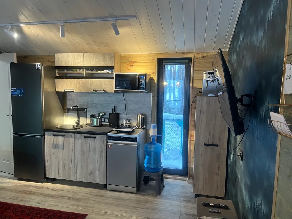 Дом 7 в лесу у реки