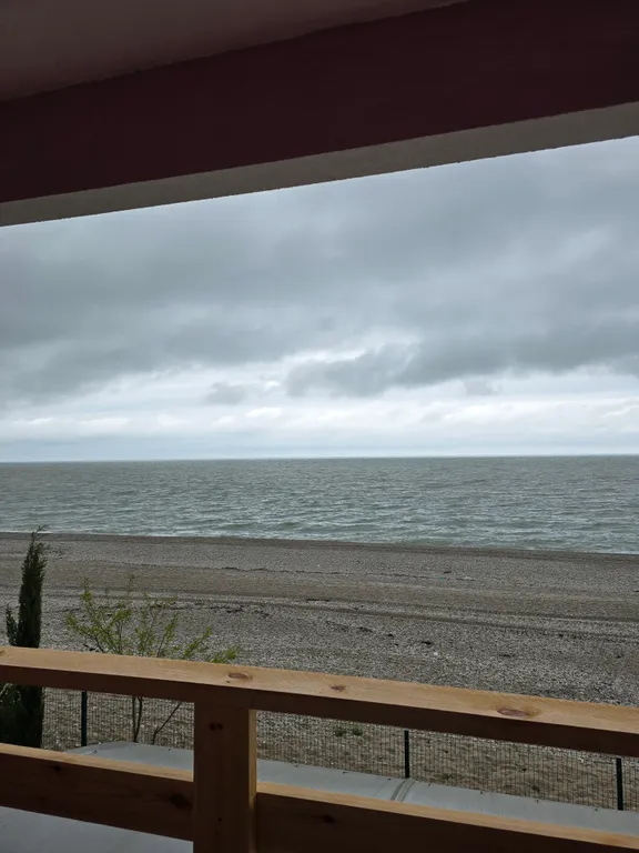 Дом-коттедж на берегу моря Изумрудный берег