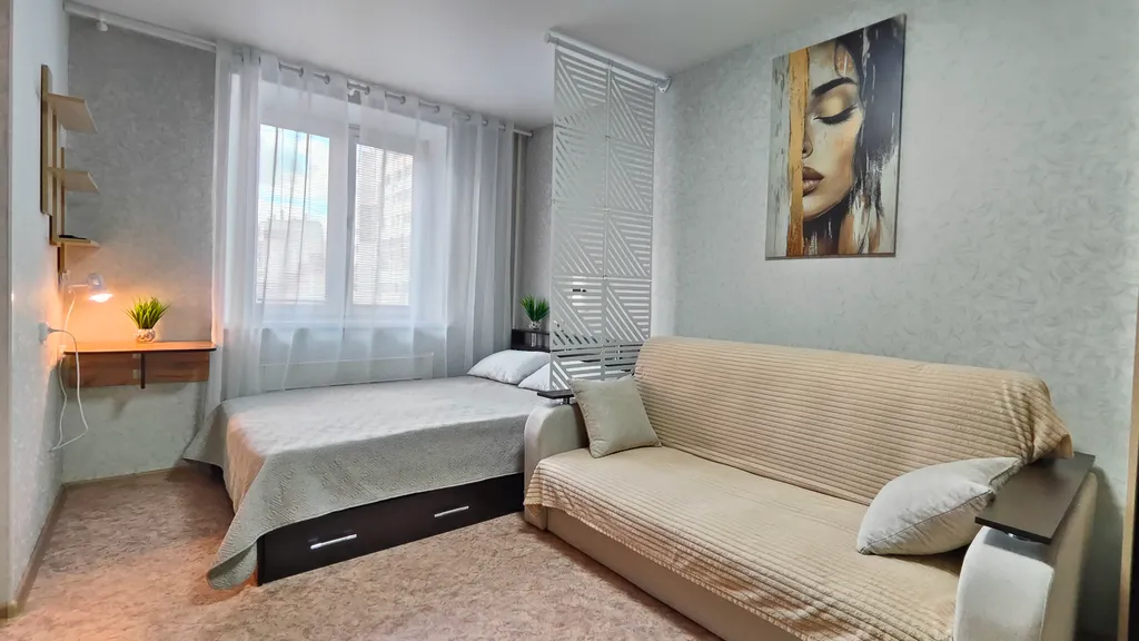 Светлая и уютная однокомнатная квартира — аренда посуточно в Миасс