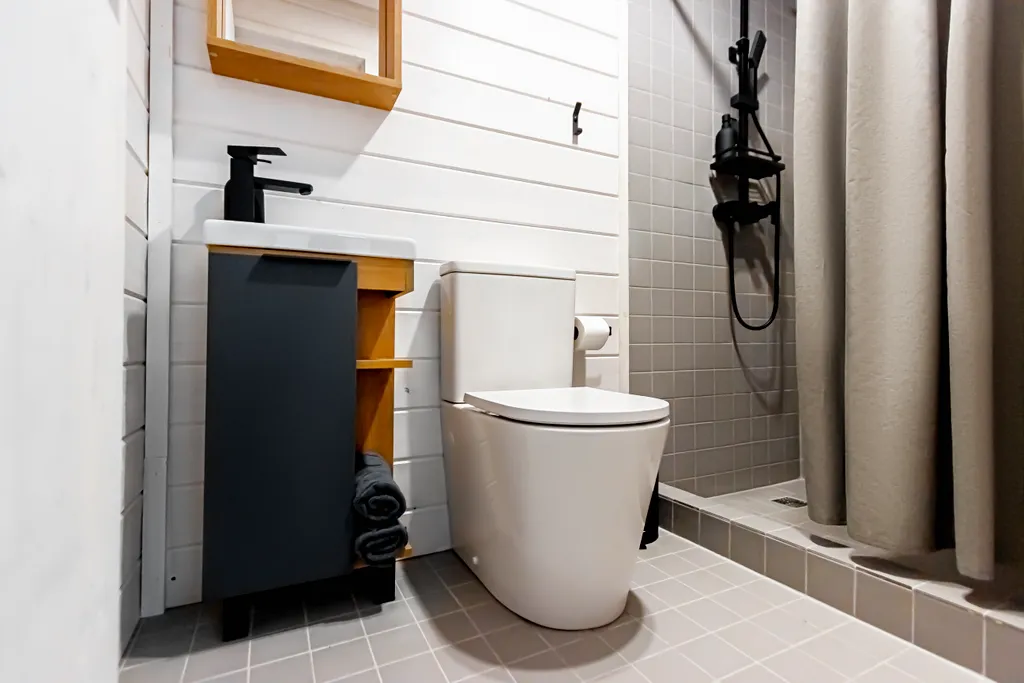 Небольшой домик с видом на Гуамское ущелье