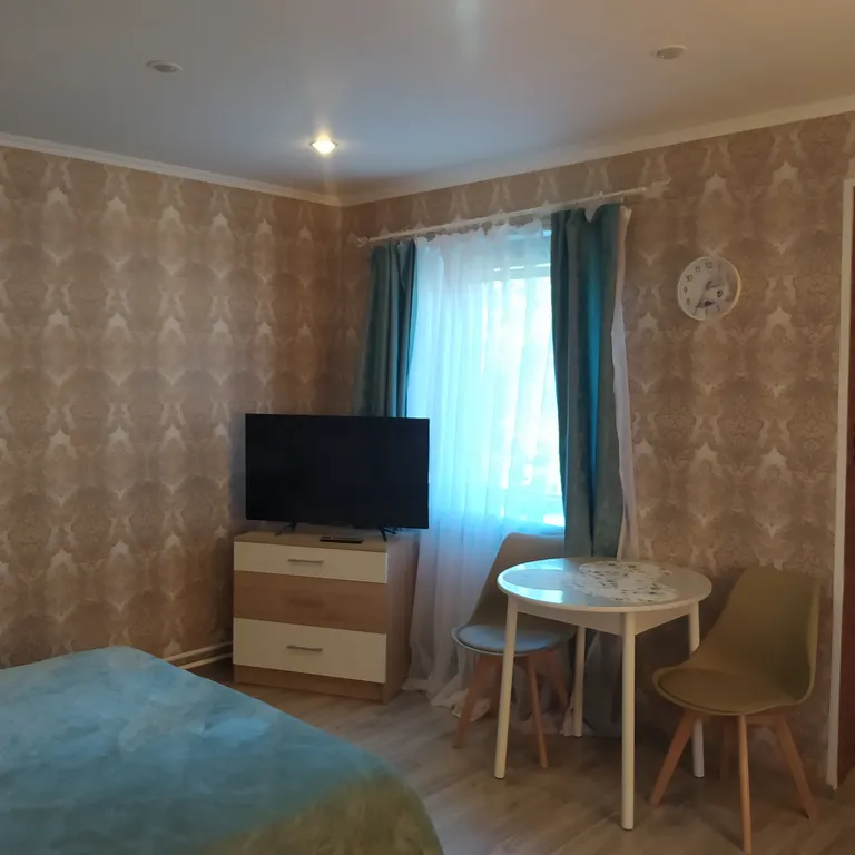 Квартира-студия с отдельным входом с парковкой