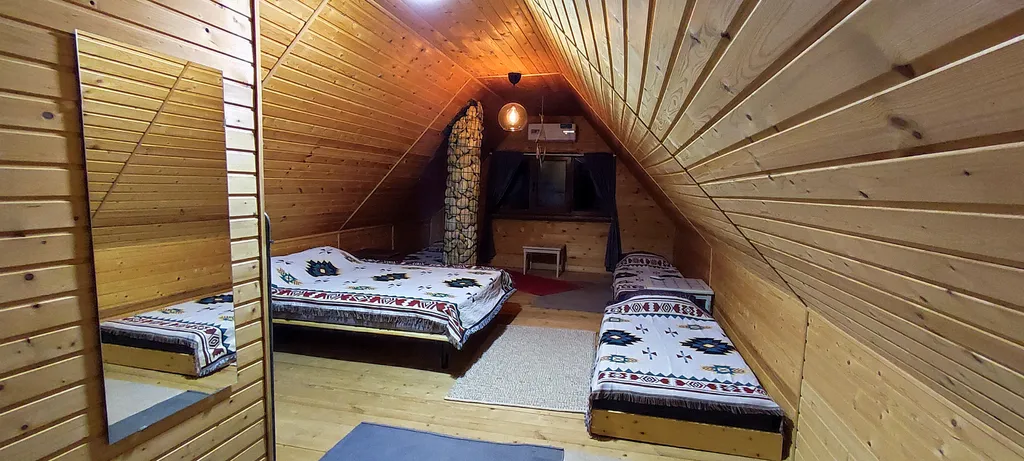 Коттедж Коттедж Просторный сруб с гамаком, камином и баней — Мезмай