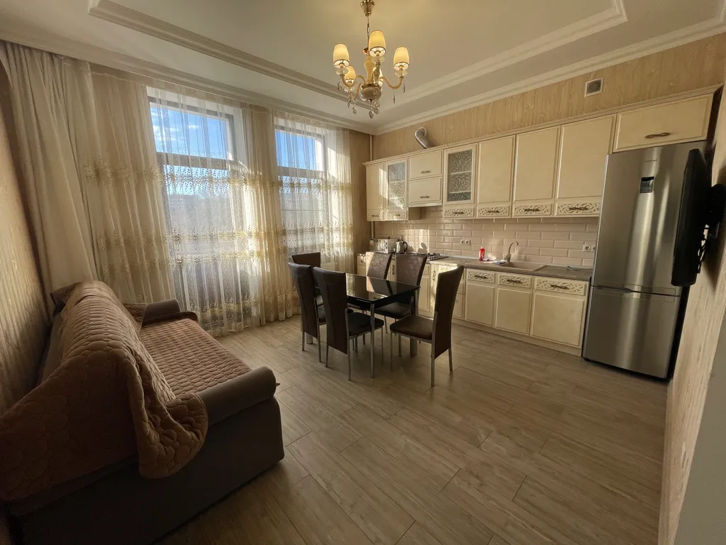 Апартаменты с двумя спальнями в элитном доме в центре рядом с парком