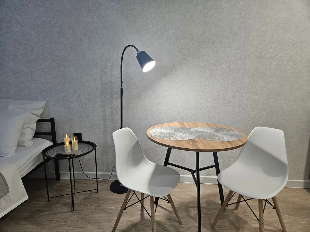 Уютная студия с видом на закат