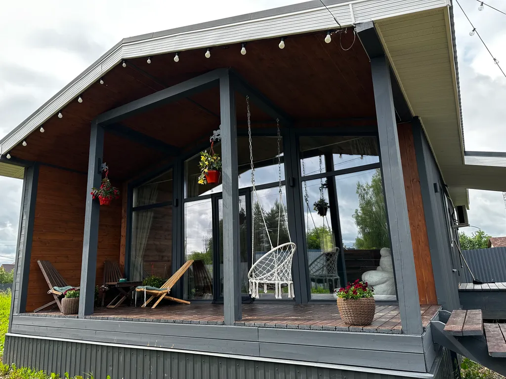 Уютный современный дом рядом с озером