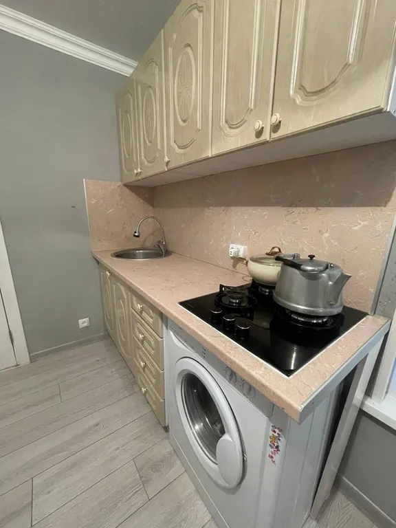 Розовый дом в горах