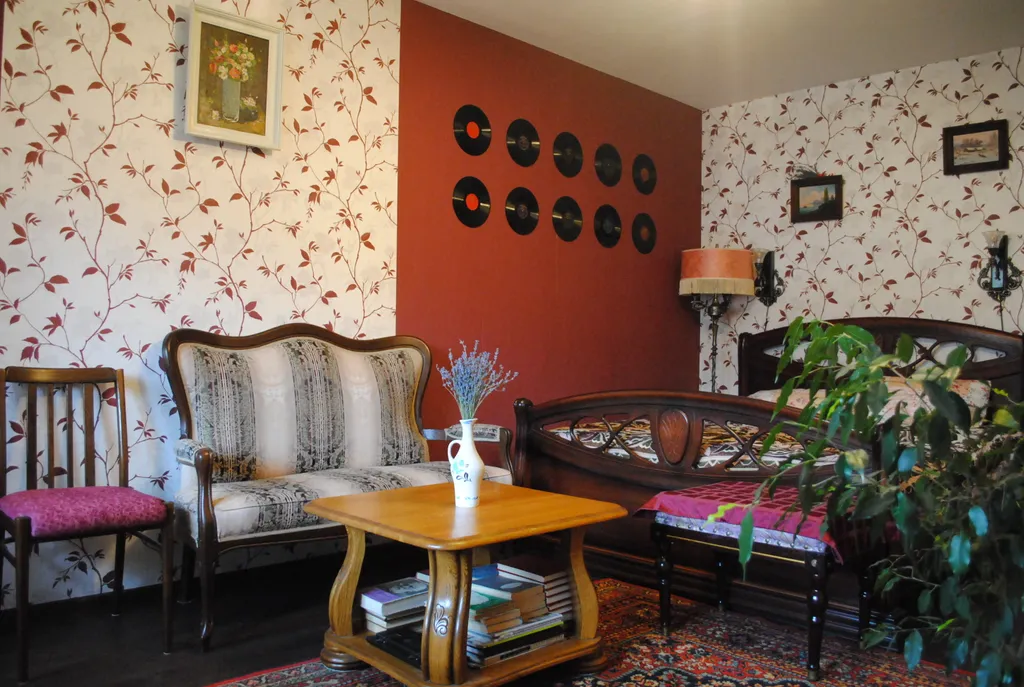 Уютная однокомнатная квартира с дубовой мебелью — аренда посуточно в Волжский