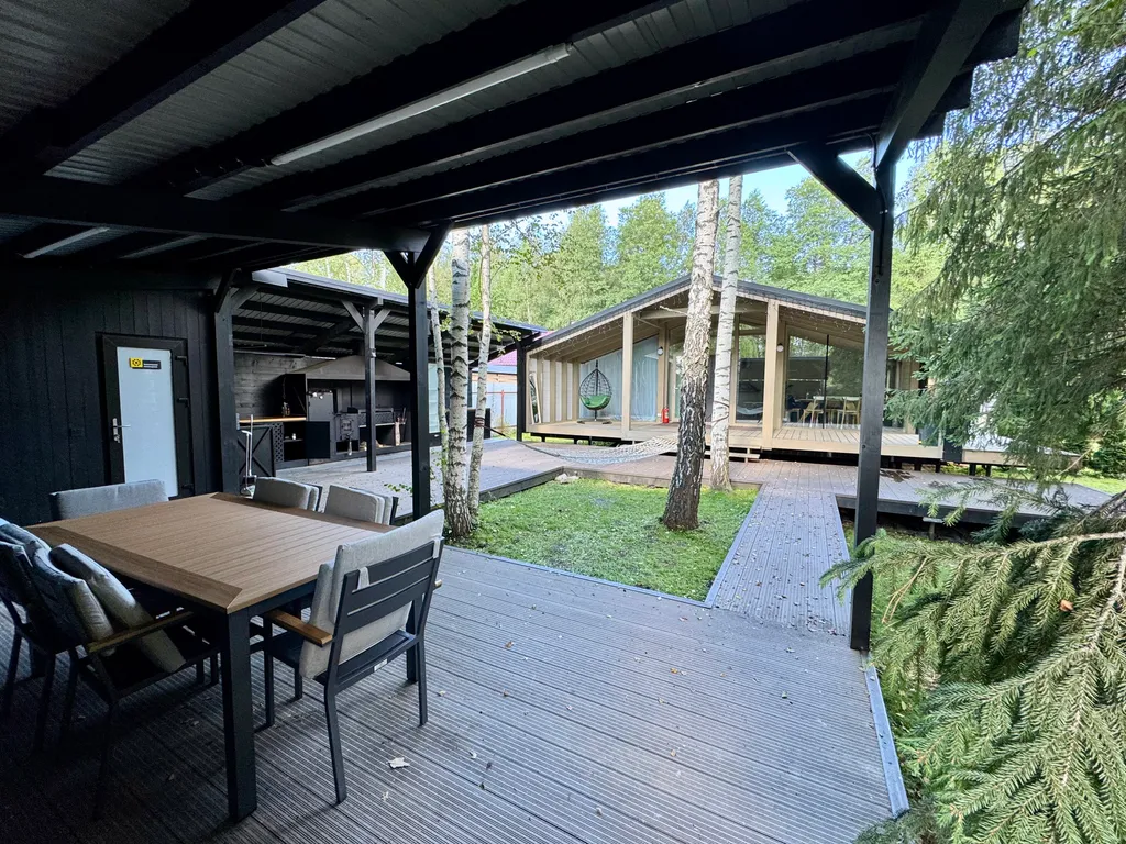 Коттедж Дом с верандой в лесу (3 спальни) — Дубна