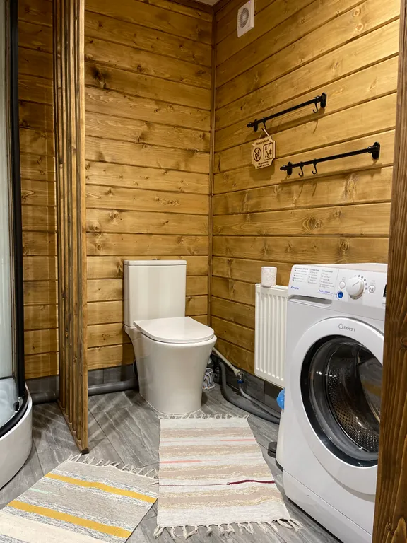 Сосновое шале на берегу Сямозера