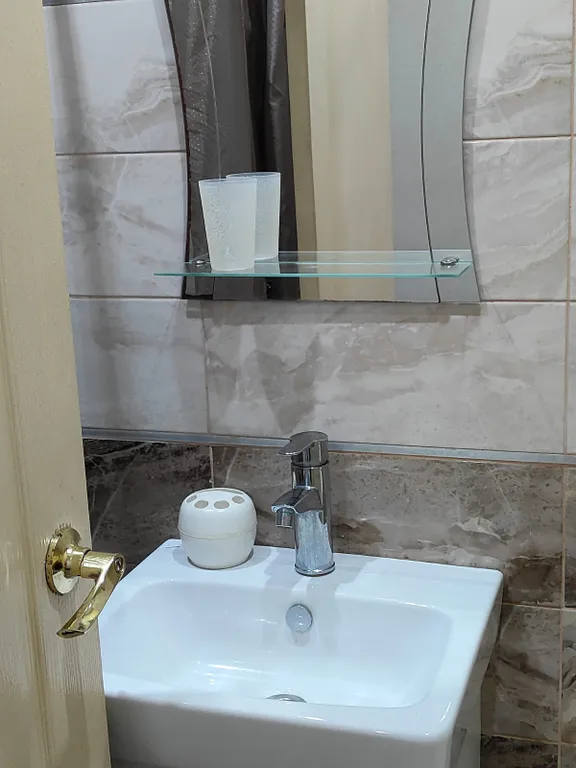 Отдельная маленькая квартира с парковкой и всеми удобствами