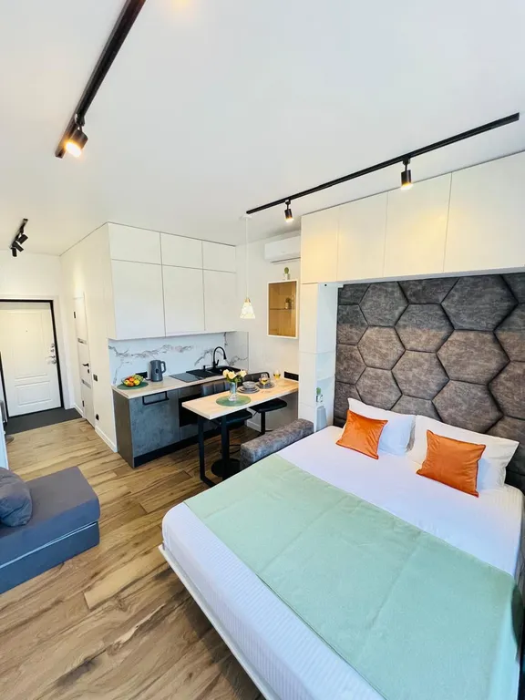 Студия трехместная с бассейном