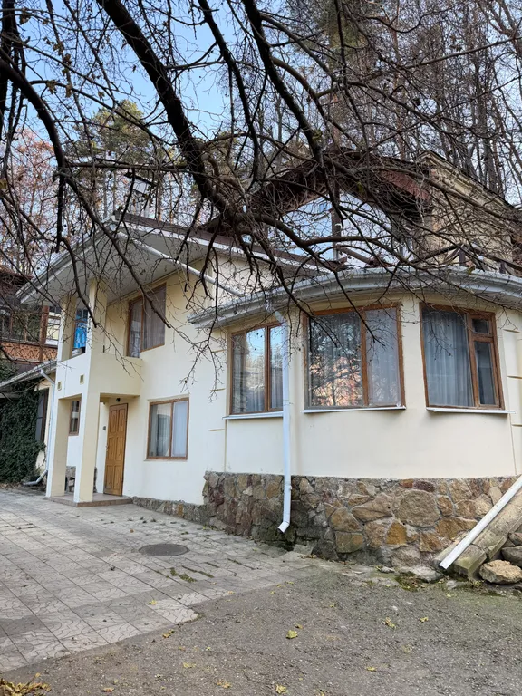 Дом в парке