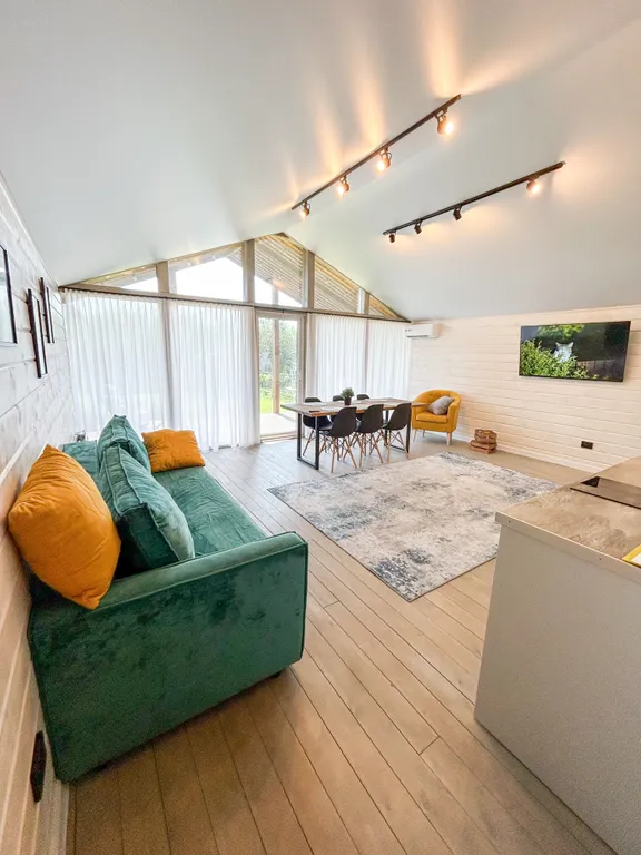 Уютный коттедж в черте города — аренда посуточно в Новосибирск